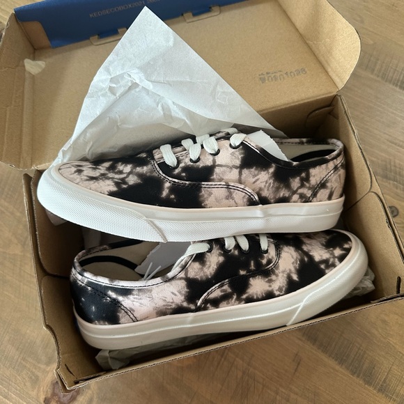 Keds Women's Surfer Tie-Dye Organic Cotton Shoe - Size 7 - Picture 6 of 8